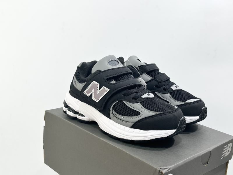 NEW BALANCE SHOES